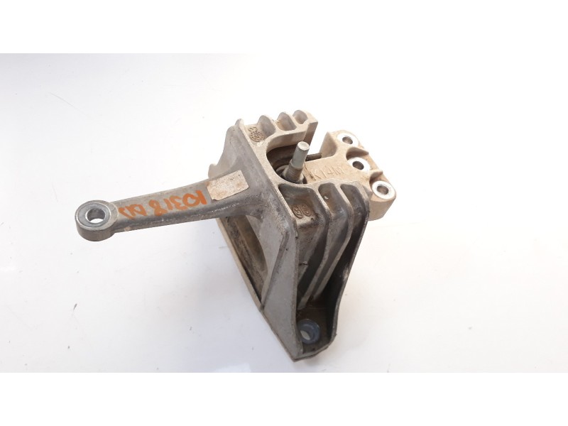 Recambio de soporte motor derecho para kia ceed 1.4 cat referencia OEM IAM 21810J7000  