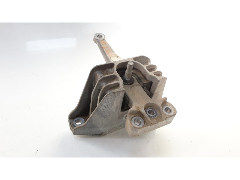 Recambio de soporte motor derecho para kia ceed 1.4 cat referencia OEM IAM 21810J7000  