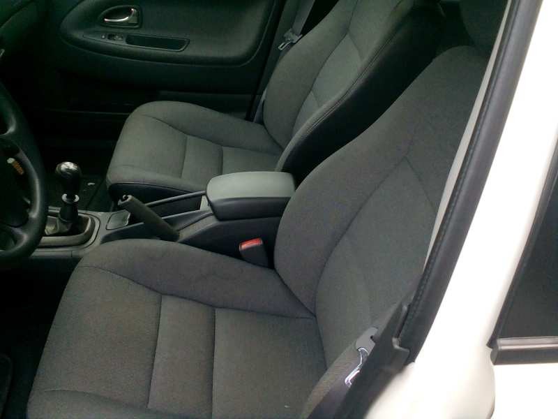 volvo v40 familiar del año 2001