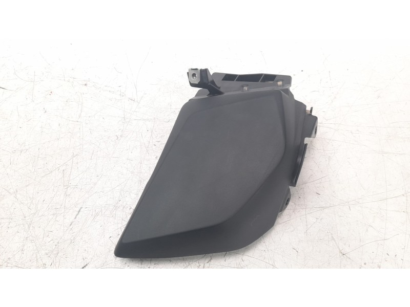 Recambio de moldura para bmw r 1250 rt referencia OEM IAM 46638534853  