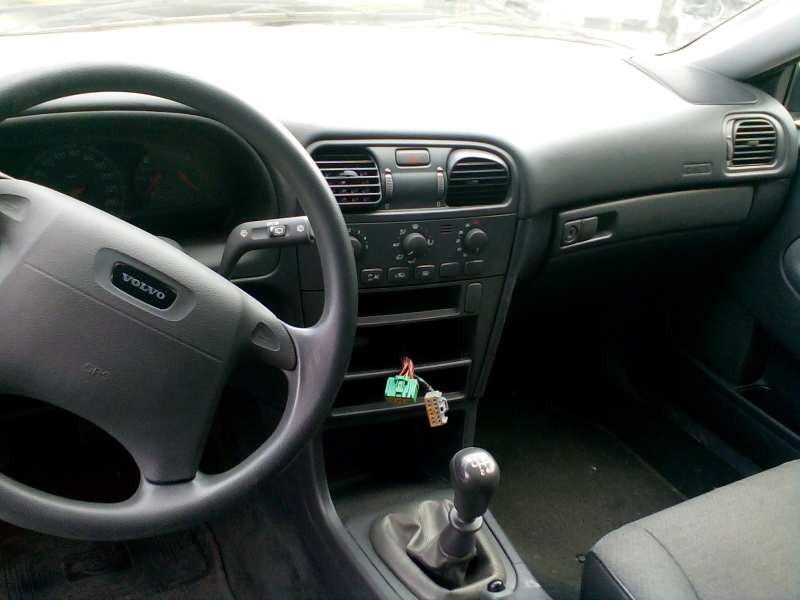 volvo v40 familiar del año 2001