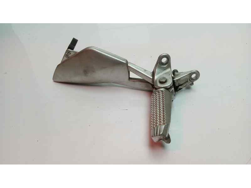 Recambio de estribo para bmw k 1300 s/r/gt k1300 r referencia OEM IAM 7660154  