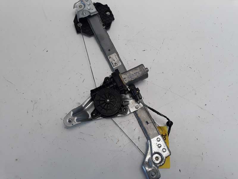 Recambio de elevalunas trasero derecho para dacia sandero laureate referencia OEM IAM 827206057R  