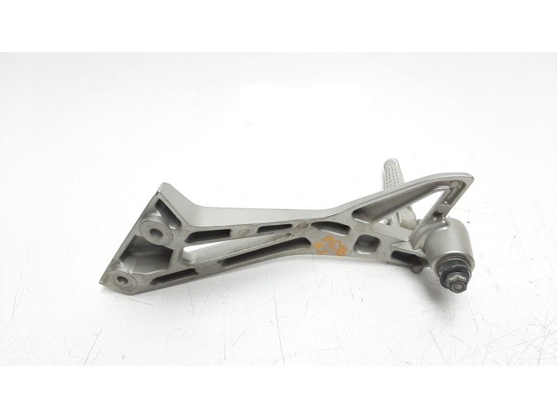 Recambio de estribo para honda vfr800x crossrunner crossrunner (vfr800x) referencia OEM IAM 50750MGY640 50720KT7761 