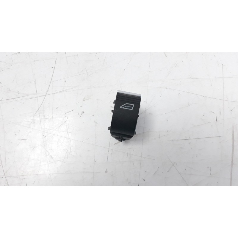 Recambio de mando elevalunas trasero derecho para ford kuga (cbs) 2.0 tdci cat referencia OEM IAM 1850432  