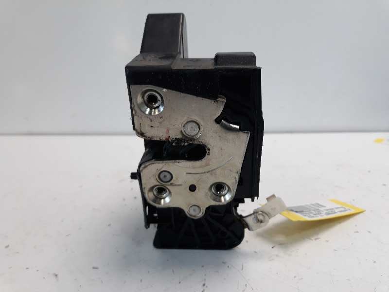 Recambio de cerradura puerta trasera derecha para dacia sandero laureate referencia OEM IAM   