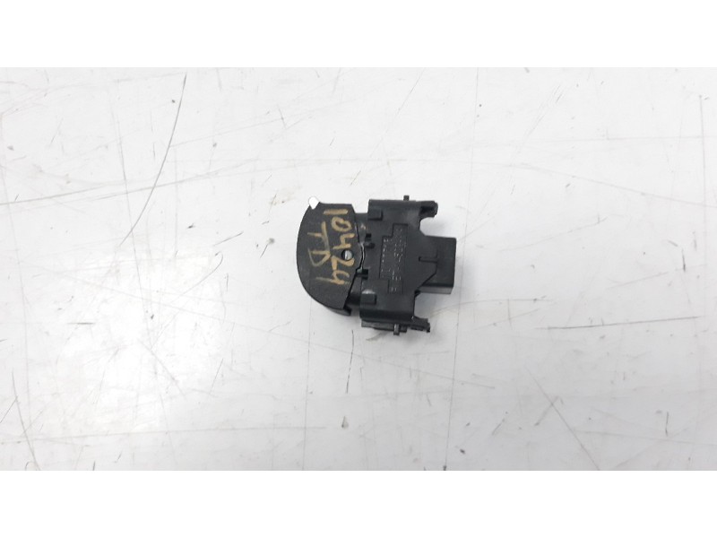 Recambio de mando elevalunas trasero derecho para ford kuga (cbs) 2.0 tdci cat referencia OEM IAM 1850432  