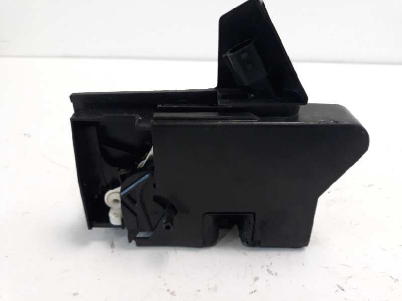 Recambio de cerradura puerta trasera derecha para dacia sandero laureate referencia OEM IAM   