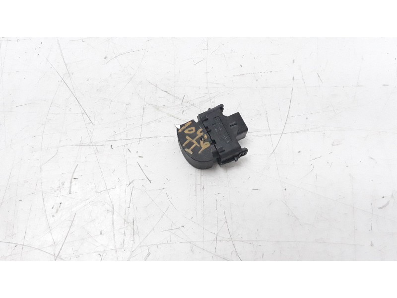 Recambio de mando elevalunas trasero izquierdo para ford kuga (cbs) 2.0 tdci cat referencia OEM IAM 1850432  