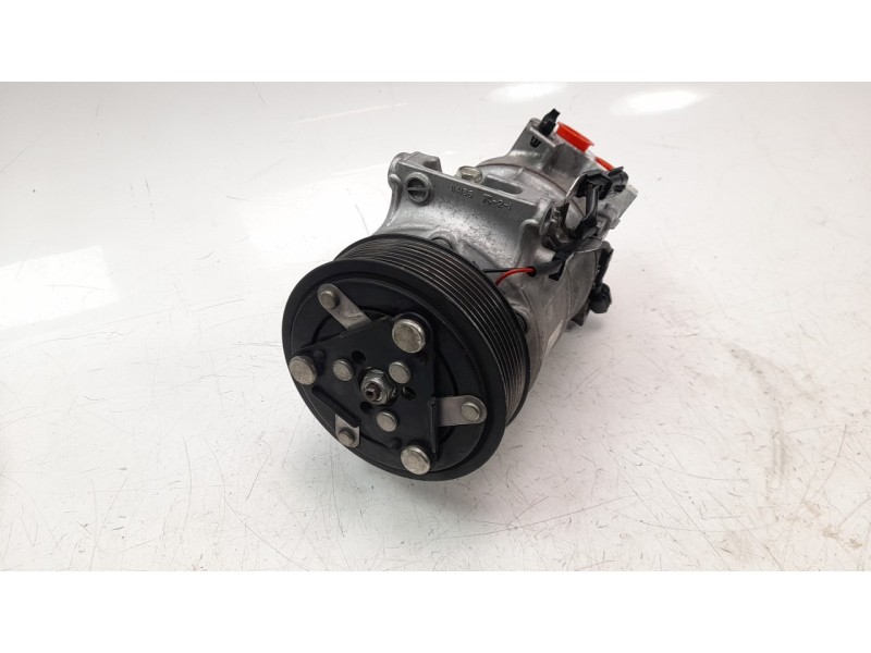 Recambio de compresor aire acondicionado para renault megane iv berlina 5p 1.2 tce energy referencia OEM IAM 926001268R 320024G 