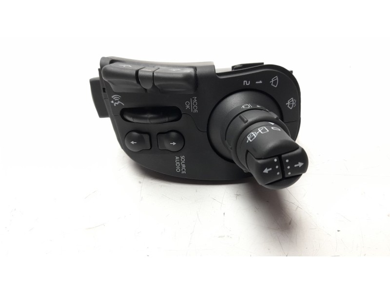 Recambio de mando limpia para renault clio iii referencia OEM IAM 820135919 CCF530417HQ EPERE000