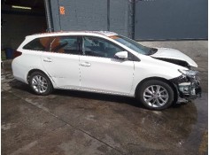 TOYOTA AURIS TOURING SPORTS (E18)