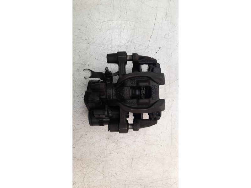 Recambio de pinza de freno trasera derecha para mini clubman (f54) cooper d referencia OEM IAM 6798958  