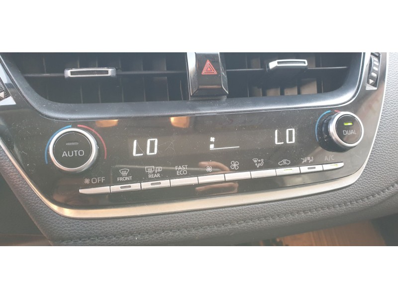 Recambio de mando climatizador para toyota corolla (e21) hybrid style referencia OEM IAM 5590002F30  