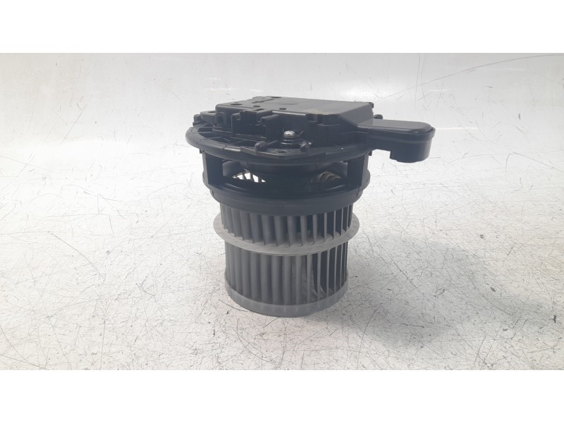 Recambio de ventilador calefaccion para toyota corolla (e21) hybrid style referencia OEM IAM 87103F4020  
