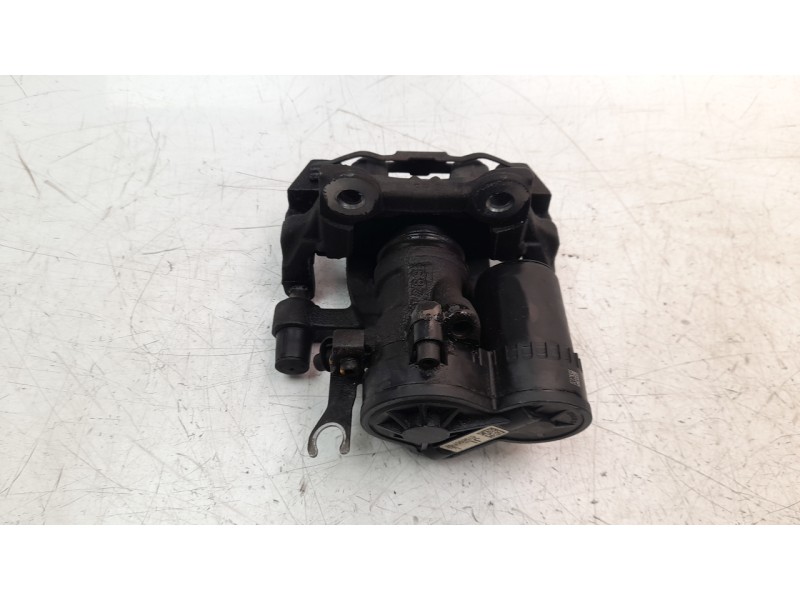 Recambio de pinza de freno trasera izquierda para mini clubman (f54) cooper d referencia OEM IAM 679895707  