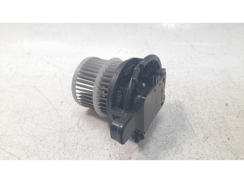 Recambio de ventilador calefaccion para toyota corolla (e21) hybrid style referencia OEM IAM 87103F4020  