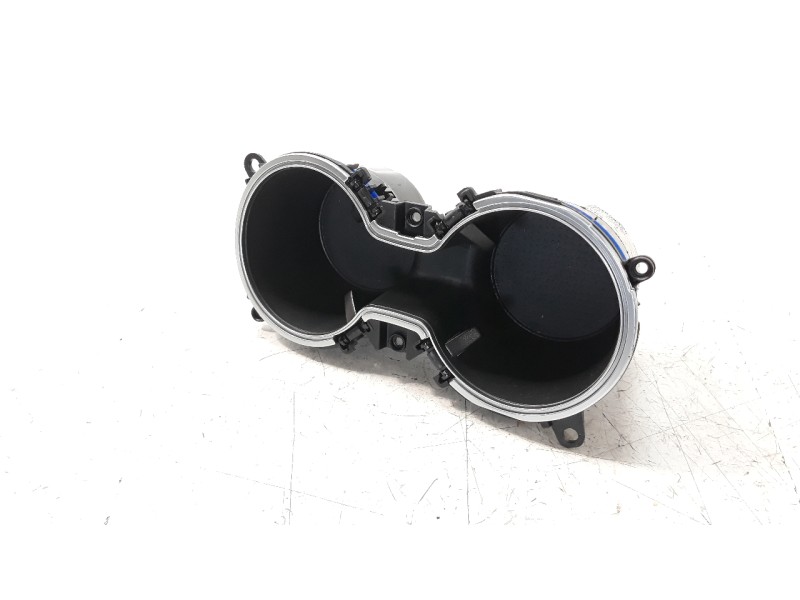 Recambio de moldura para hyundai tucson referencia OEM IAM 84606N7BS0  