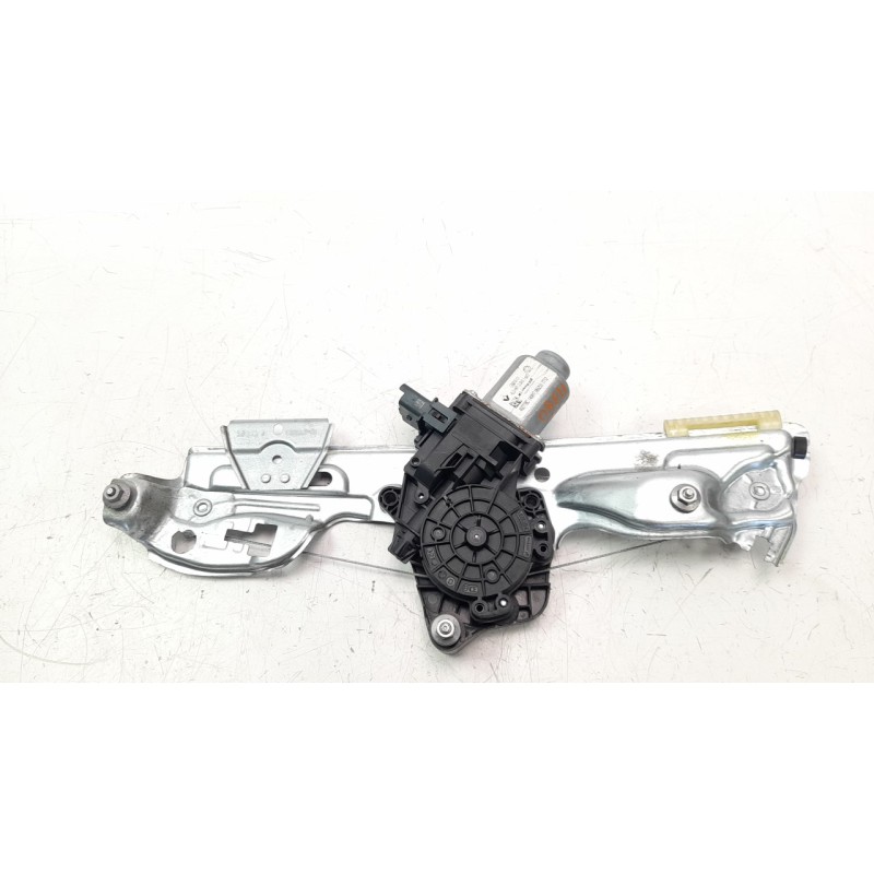 Recambio de elevalunas trasero izquierdo para renault megane iv berlina 5p 1.2 tce energy referencia OEM IAM 827218403R  