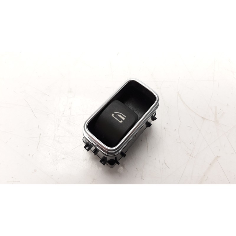 Recambio de mando elevalunas delantero derecho para mercedes-benz clase gla (bm 247) 1.3 cat referencia OEM IAM 1679050201  