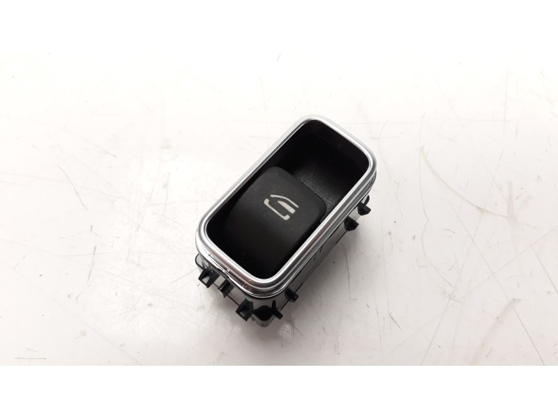 Recambio de mando elevalunas delantero derecho para mercedes-benz clase gla (bm 247) 1.3 cat referencia OEM IAM 1679050201  