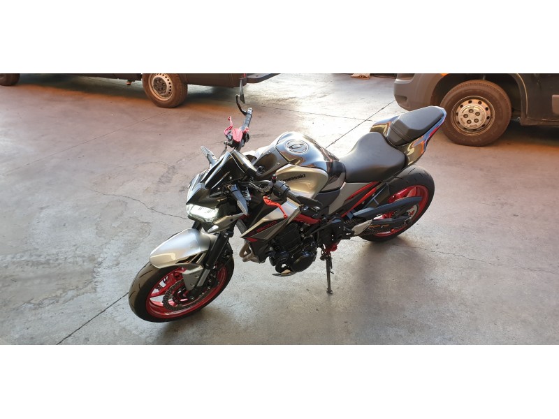 kawasaki z 900 del año 2022