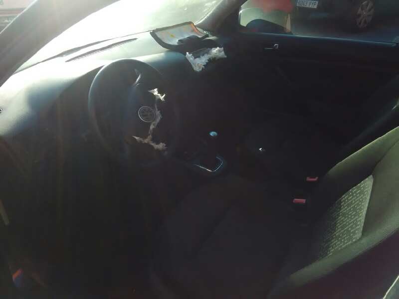 volkswagen golf iv berlina (1j1) del año 2002