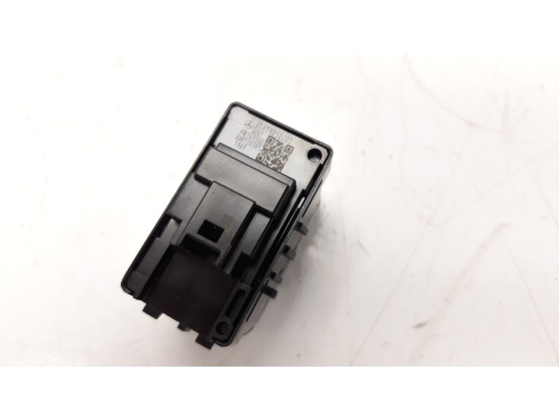 Recambio de mando elevalunas trasero izquierdo para mercedes-benz clase gla (bm 247) 1.3 cat referencia OEM IAM 1679050201  