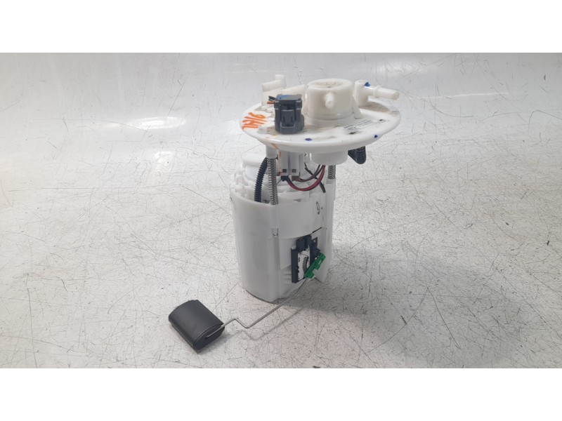 Recambio de bomba combustible para kia stonic (ybcuv) business referencia OEM IAM 31110H8400  