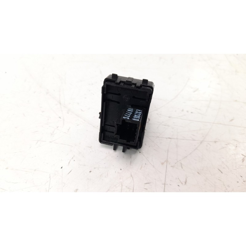 Recambio de mando elevalunas trasero derecho para renault megane iv berlina 5p 1.2 tce energy referencia OEM IAM 254214896R  
