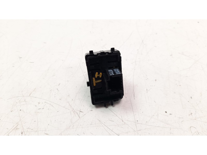 Recambio de mando elevalunas trasero izquierdo para renault megane iv berlina 5p 1.2 tce energy referencia OEM IAM 254214896R IA