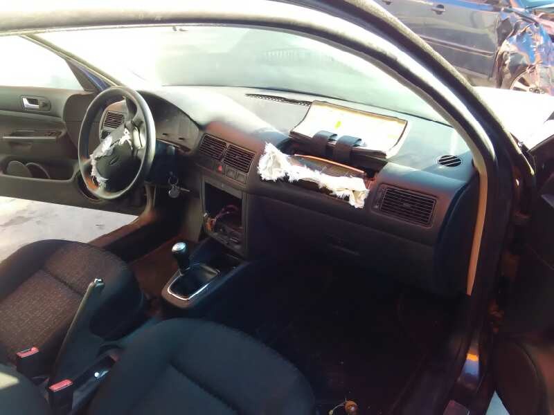 volkswagen golf iv berlina (1j1) del año 2002