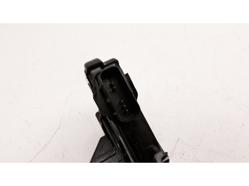 Recambio de cerradura puerta trasera derecha para kia niro referencia OEM IAM 81420G5000  