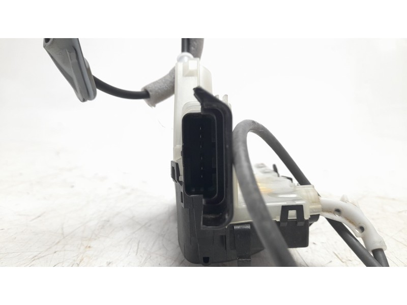Recambio de cerradura puerta trasera izquierda para citroen c3 1.2 12v e-thp referencia OEM IAM 9812398580  