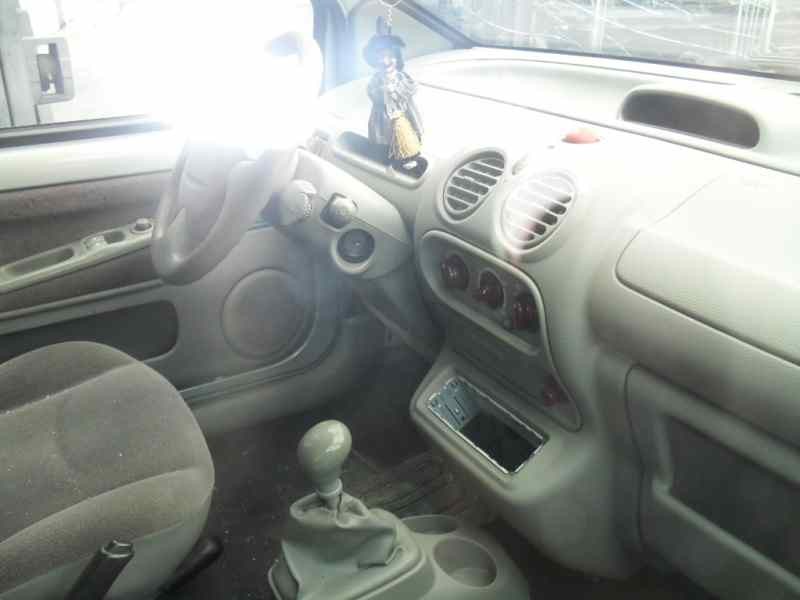 renault twingo (co6) del año 2001