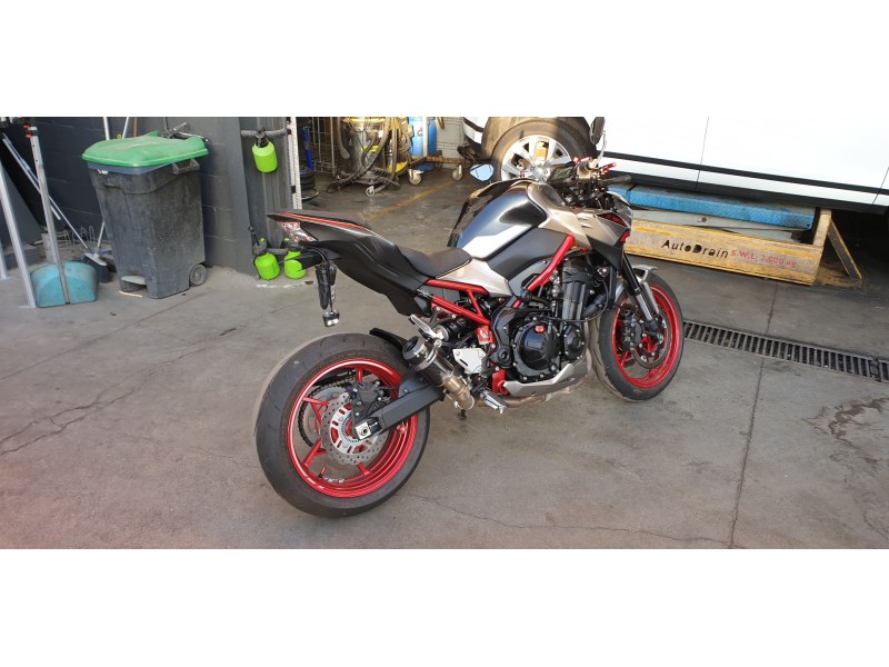 kawasaki z 900 del año 2022