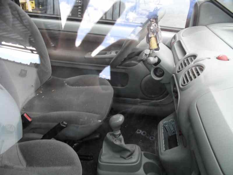 renault twingo (co6) del año 2001