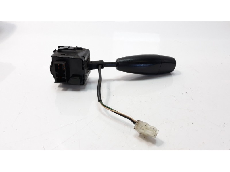 Recambio de mando intermitentes para daewoo lanos 1.5 cat referencia OEM IAM 3993211000  