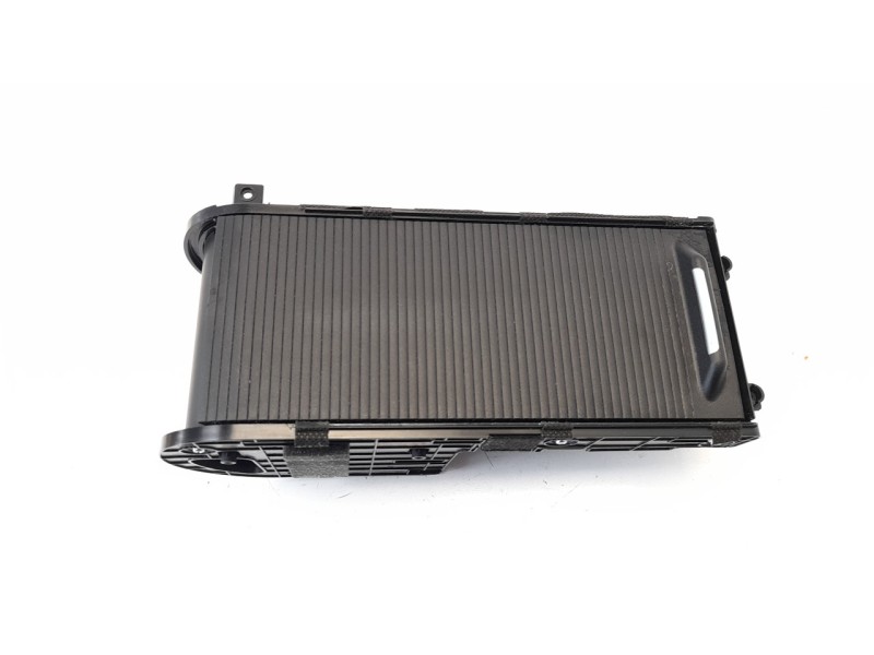 Recambio de moldura para kia xceed 1.0 tgdi cat referencia OEM IAM 84620J7000  
