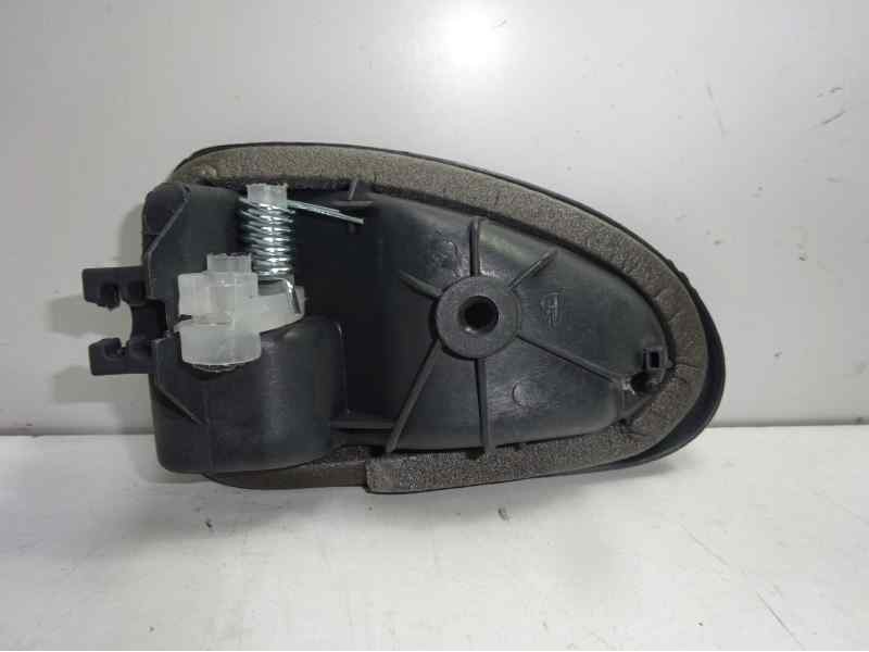 Recambio de maneta interior delantera derecha para renault kangoo (f/kc0) referencia OEM IAM 7700415774 125026 