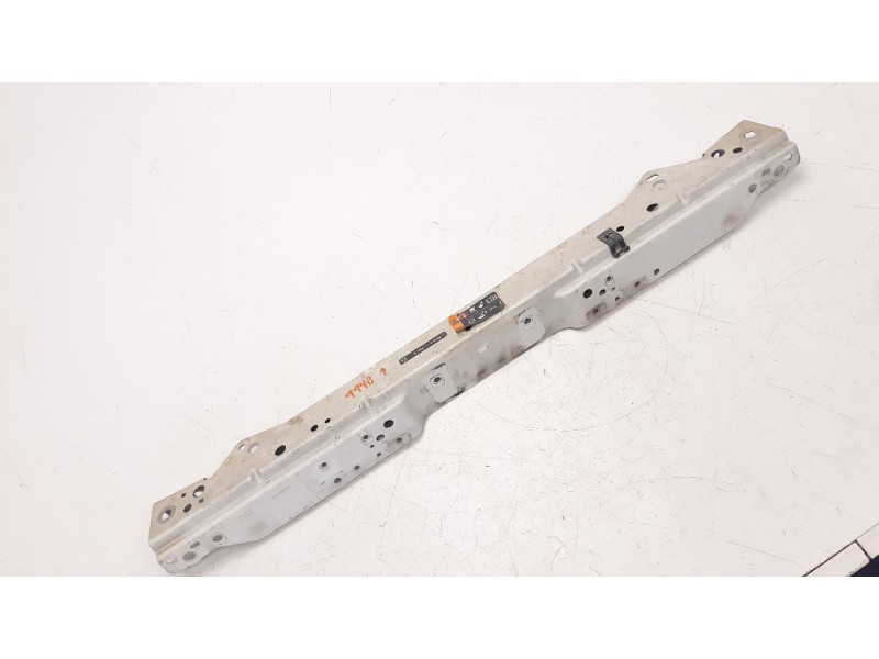 Recambio de travesaño superior para opel astra j lim. selective referencia OEM IAM 13312474  