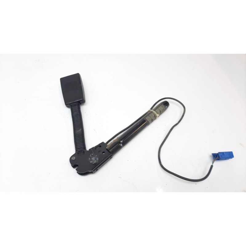 Recambio de cinturon seguridad delantero derecho para mazda 3 berlina (bk) 1.6 cd diesel cat referencia OEM IAM BP4K57L2002  