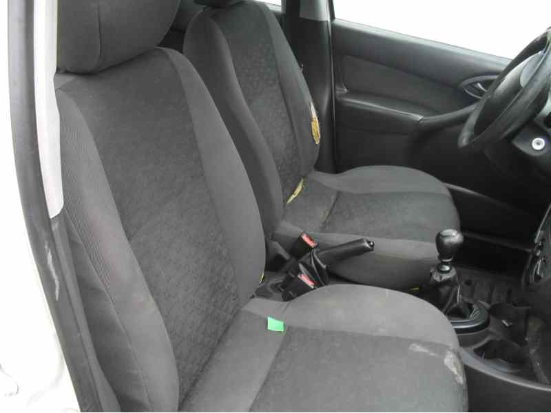 ford focus berlina (cak) del año 2003