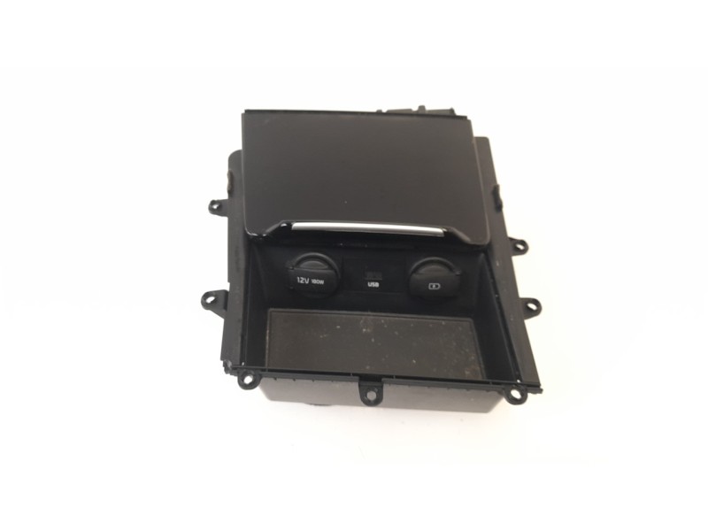 Recambio de guantera para kia xceed 1.0 tgdi cat referencia OEM IAM 84675J7000  