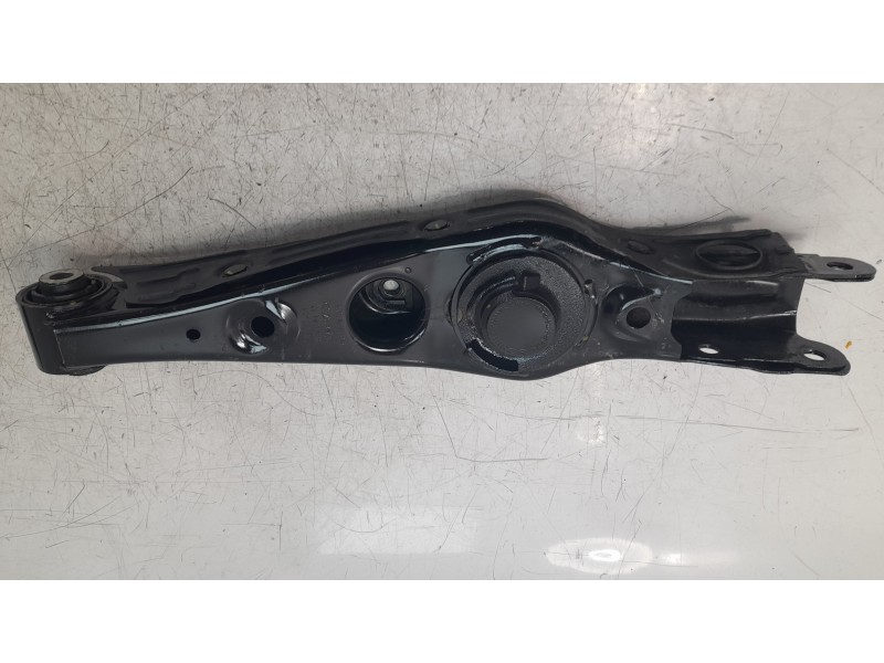 Recambio de brazo suspension inferior trasero derecho para hyundai tucson 1.6 crdi cat referencia OEM IAM 55220D3050  