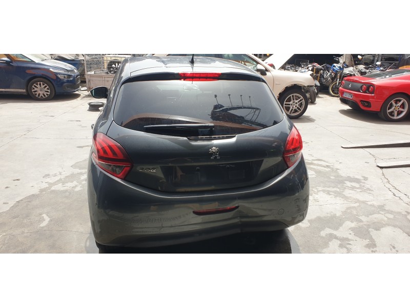 peugeot 208 del año 2015