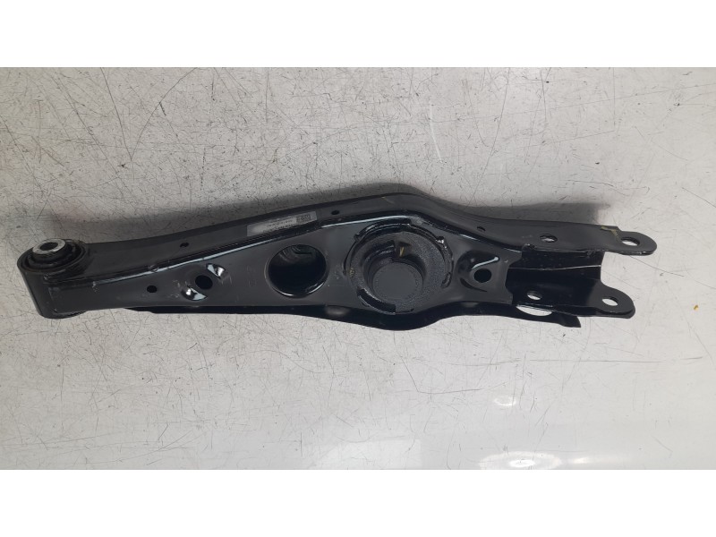 Recambio de brazo suspension inferior trasero izquierdo para hyundai tucson 1.6 crdi cat referencia OEM IAM 55210D3050  