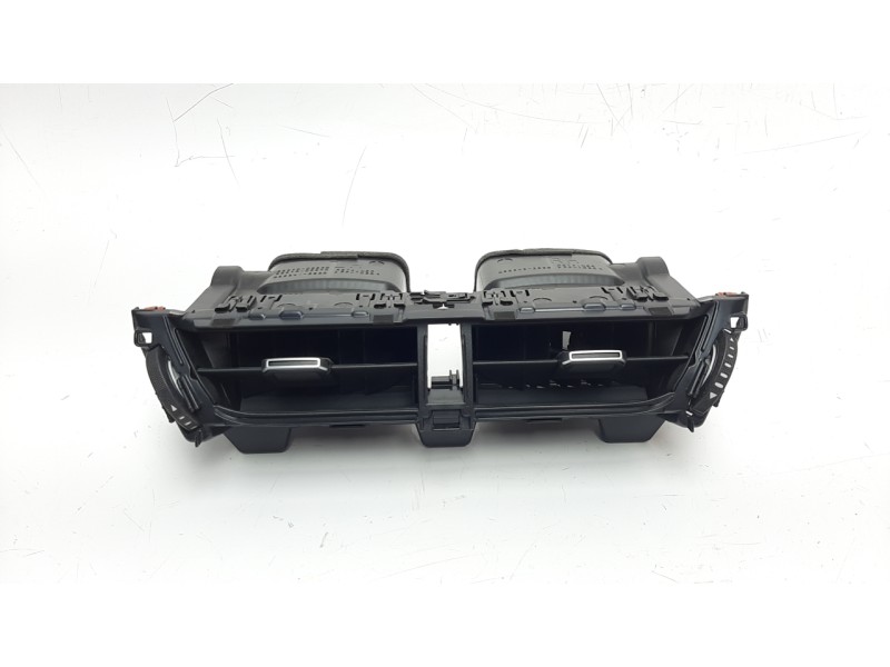 Recambio de rejilla aireadora para toyota corolla (e21) referencia OEM IAM 5567002830 5567002840 