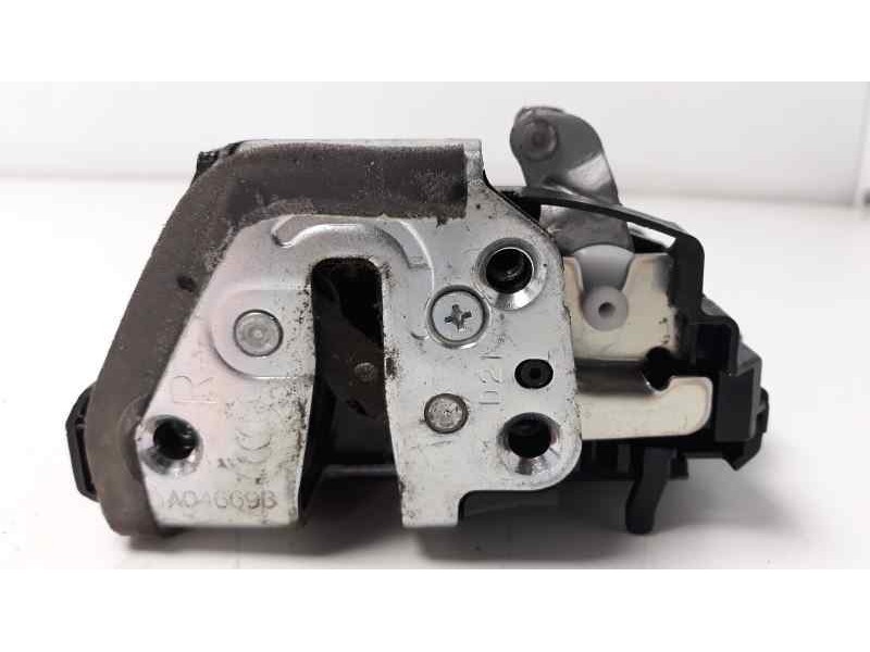Recambio de cerradura puerta trasera derecha para toyota rav 4 (a3) executive referencia OEM IAM 6905042021  