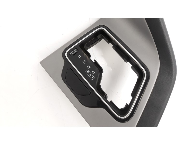 Recambio de moldura para kia niro referencia OEM IAM 84657G5002 84850G5120 